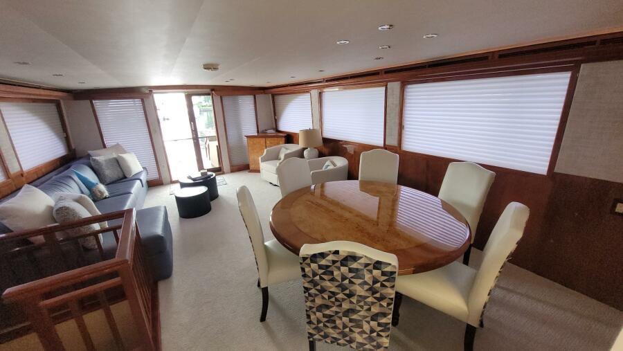 75' 2000 Hatteras 75 Sport Deck