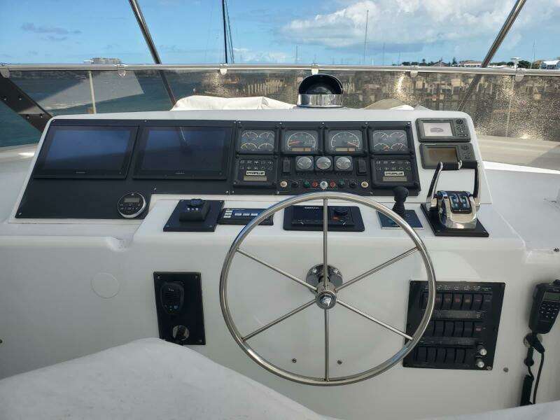 ISLAND DANCER 75ft Hatteras Yacht For Sale