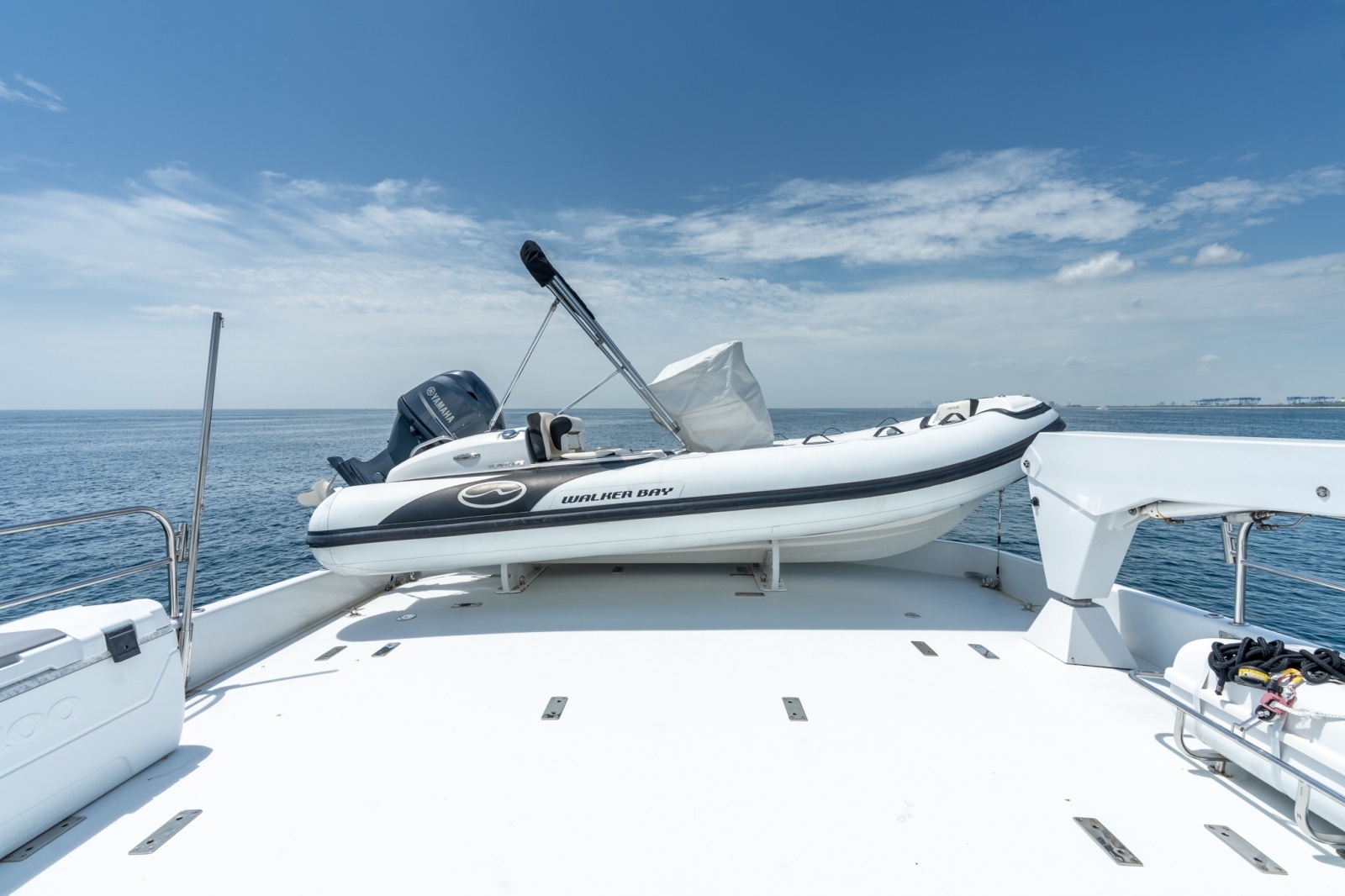 2000 Hatteras 75 Sport Deck