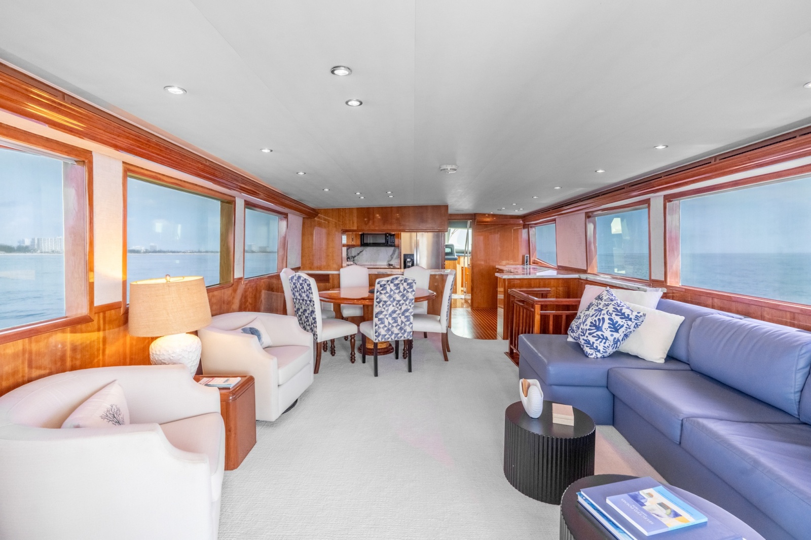 2000 Hatteras 75 Sport Deck