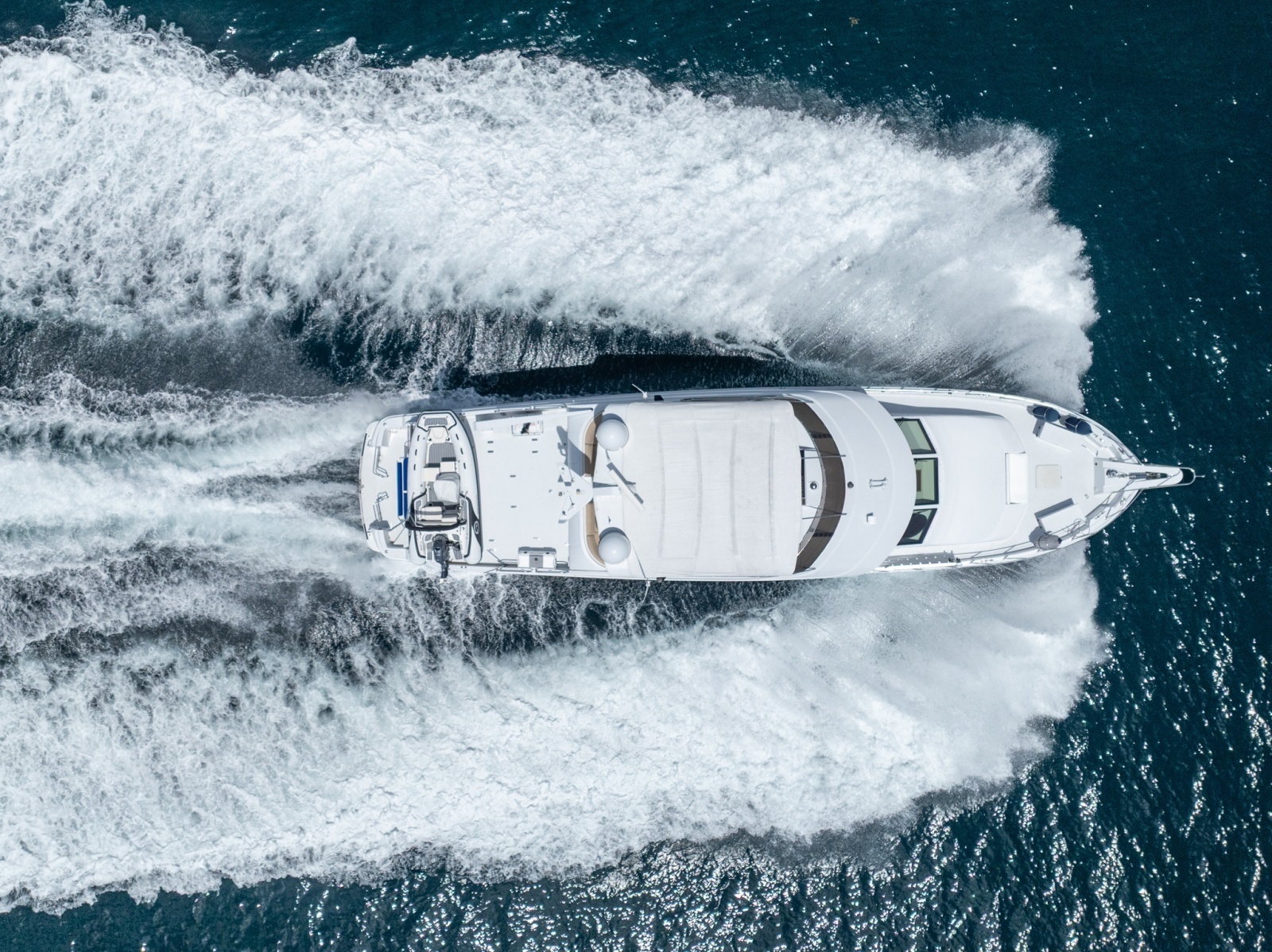 2000 Hatteras 75 Sport Deck