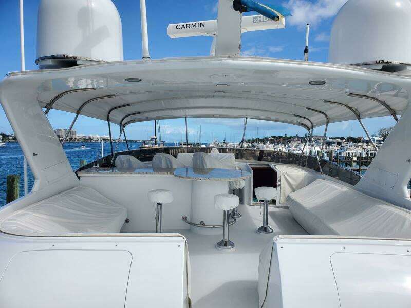 ISLAND DANCER 75ft Hatteras Yacht For Sale