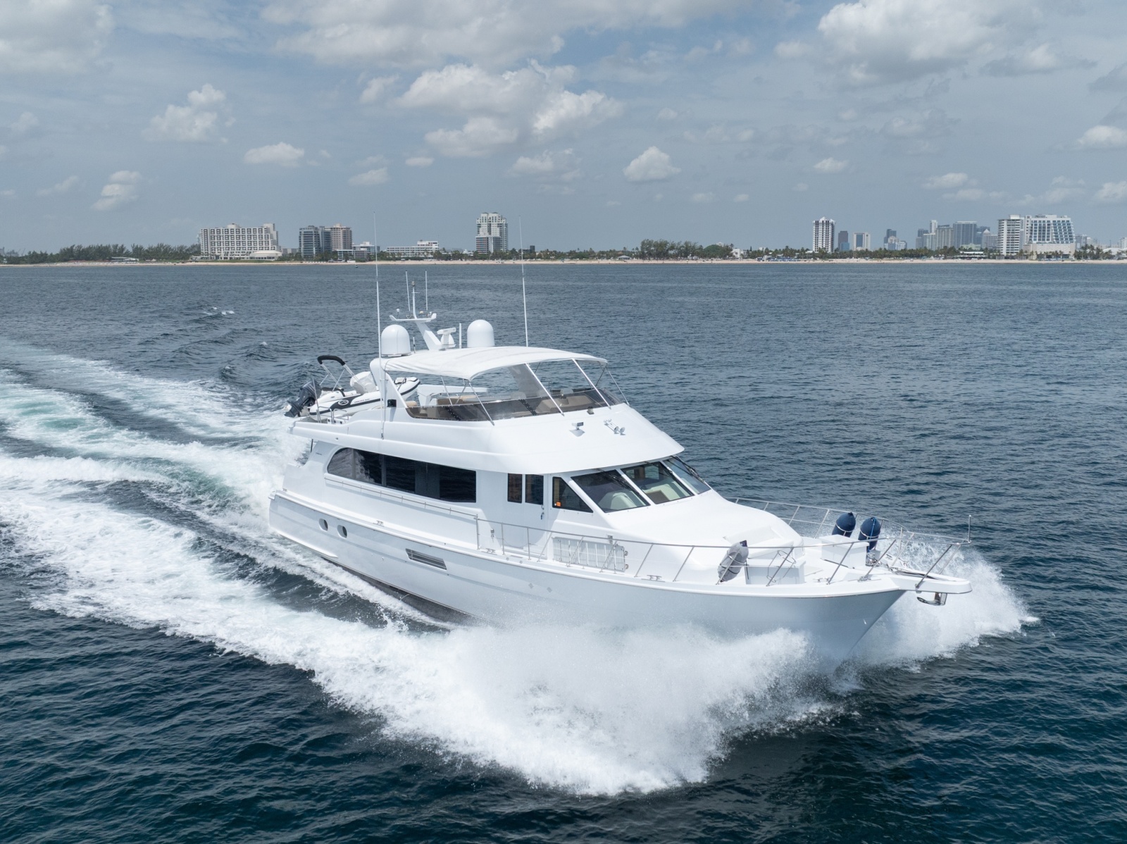 2000 Hatteras 75 Sport Deck