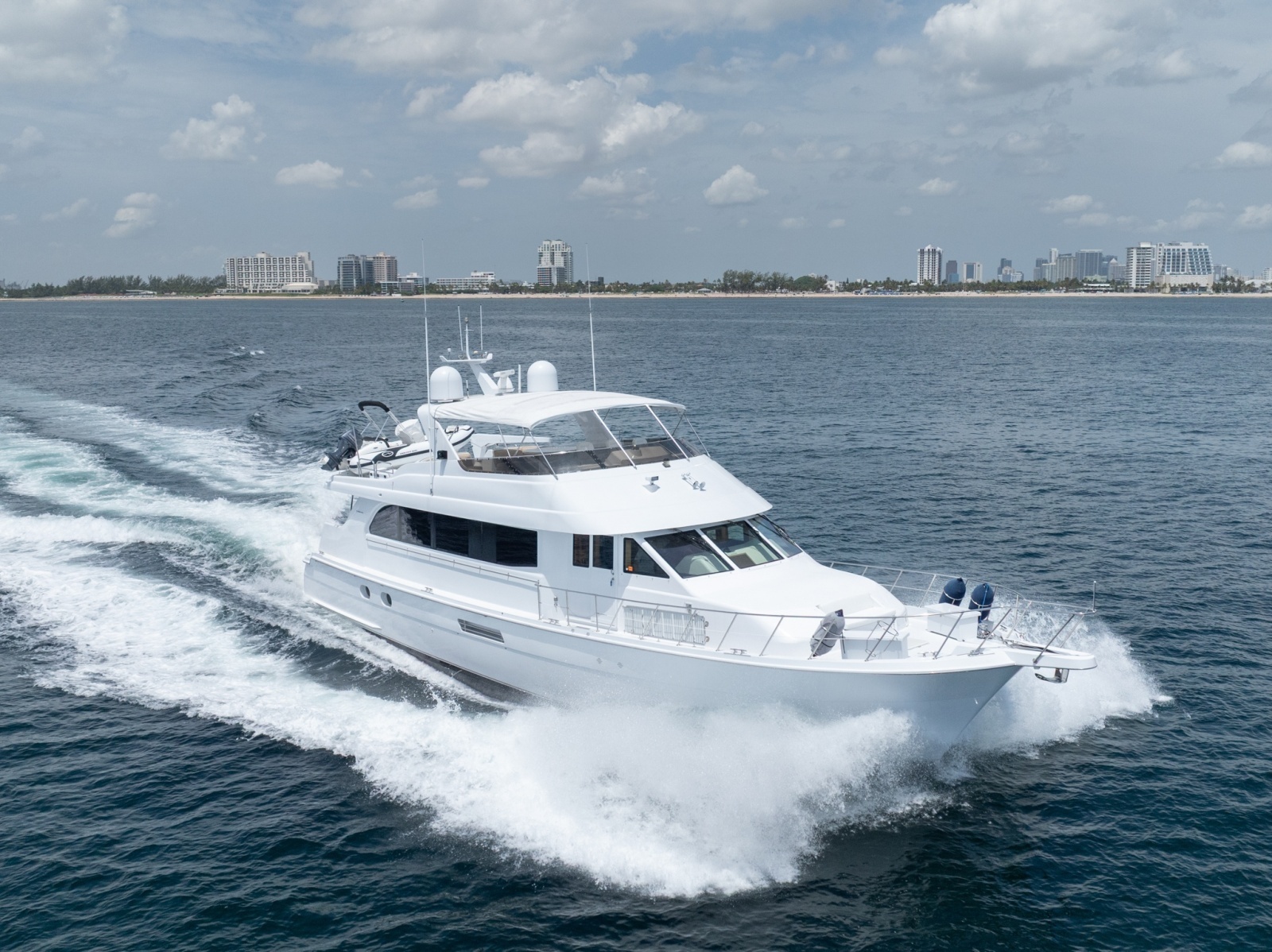 2000 Hatteras 75 Sport Deck