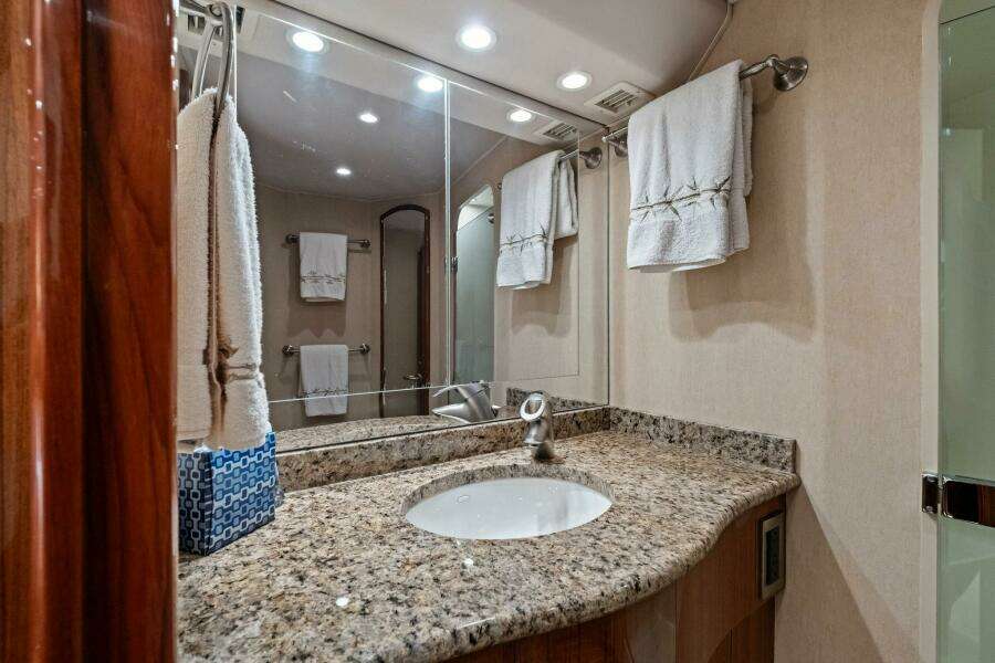 20  64ft Viking Yacht For Sale