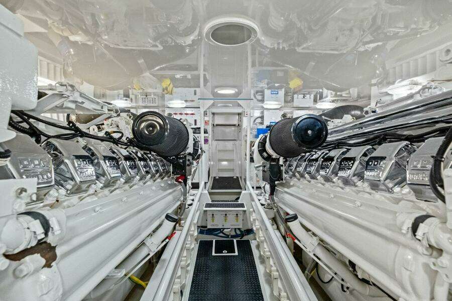 20  64ft Viking Yacht For Sale