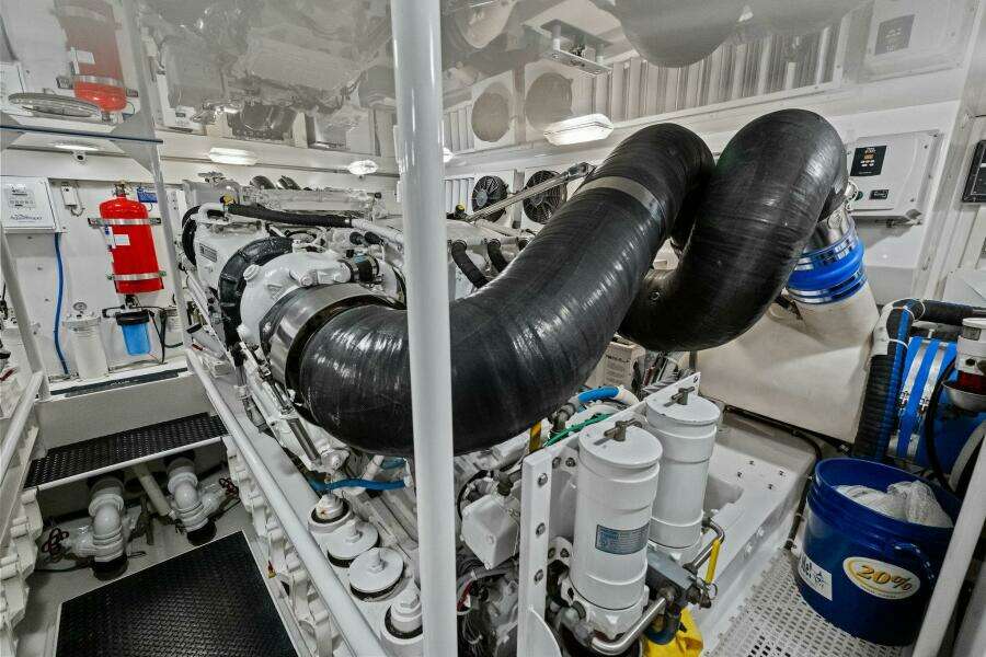 2008 Viking 64 Convertible 20%