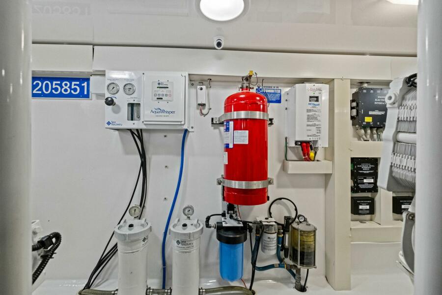 64' 2008 Viking 64 Convertible