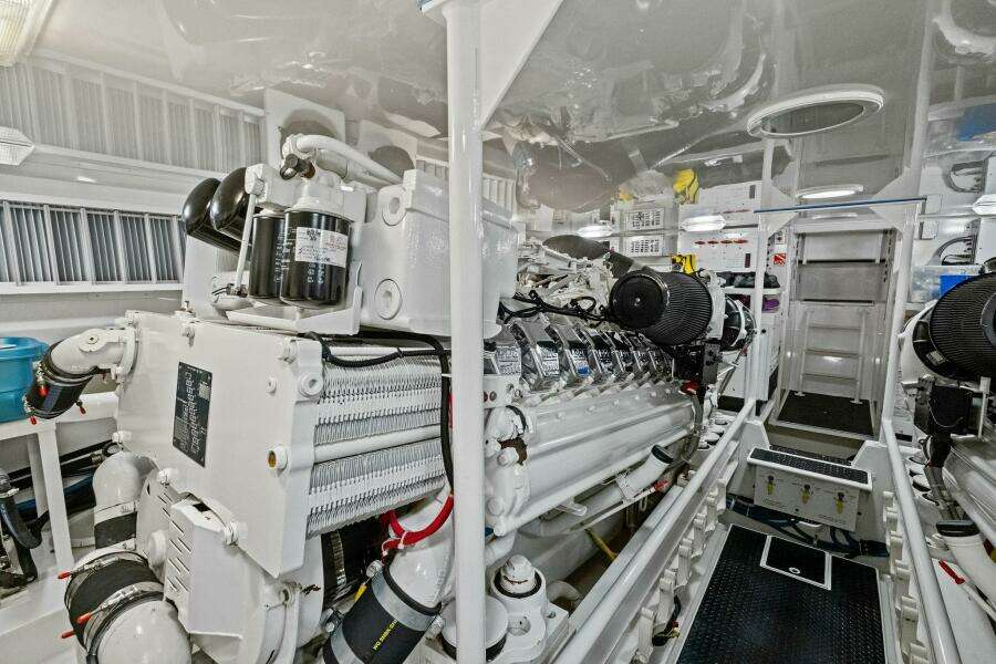 20  64ft Viking Yacht For Sale