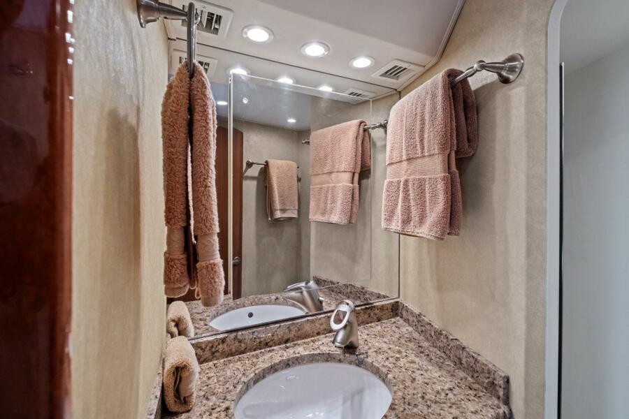 64' 2008 Viking 64 Convertible