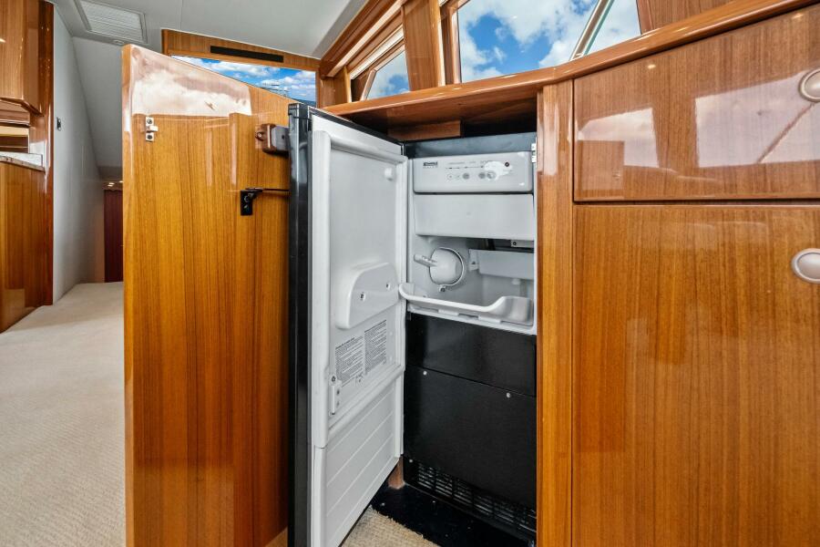 64' 2008 Viking 64 Convertible