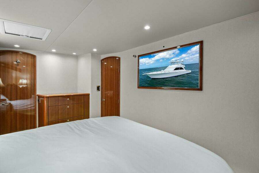 20  64ft Viking Yacht For Sale