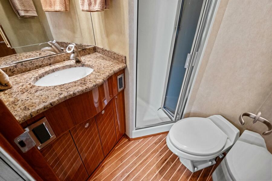 64' 2008 Viking 64 Convertible