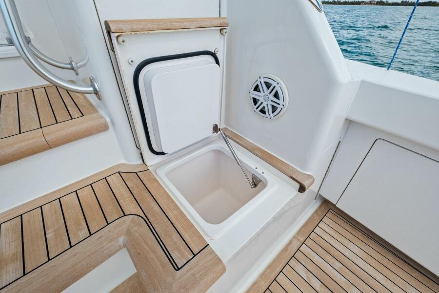 64' 2008 Viking 64 Convertible