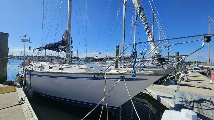 42ft Endeavour Yacht For Sale