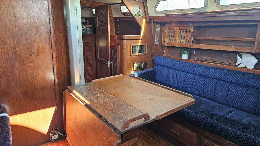 42ft Endeavour Yacht For Sale