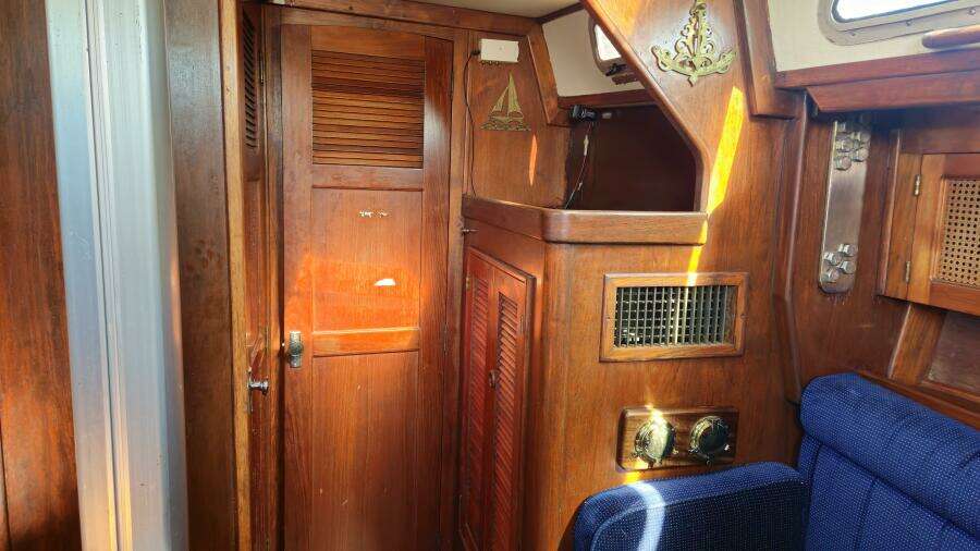 42ft Endeavour Yacht For Sale