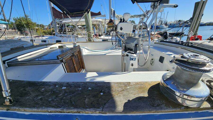 42ft Endeavour Yacht For Sale