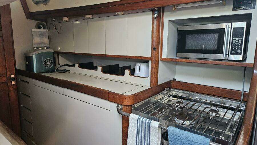 42ft Endeavour Yacht For Sale