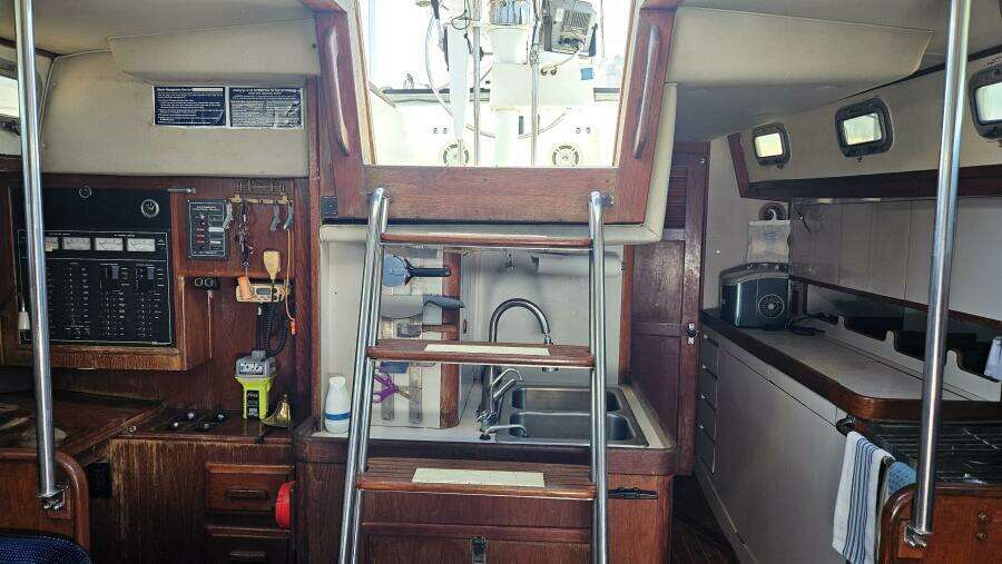 42ft Endeavour Yacht For Sale