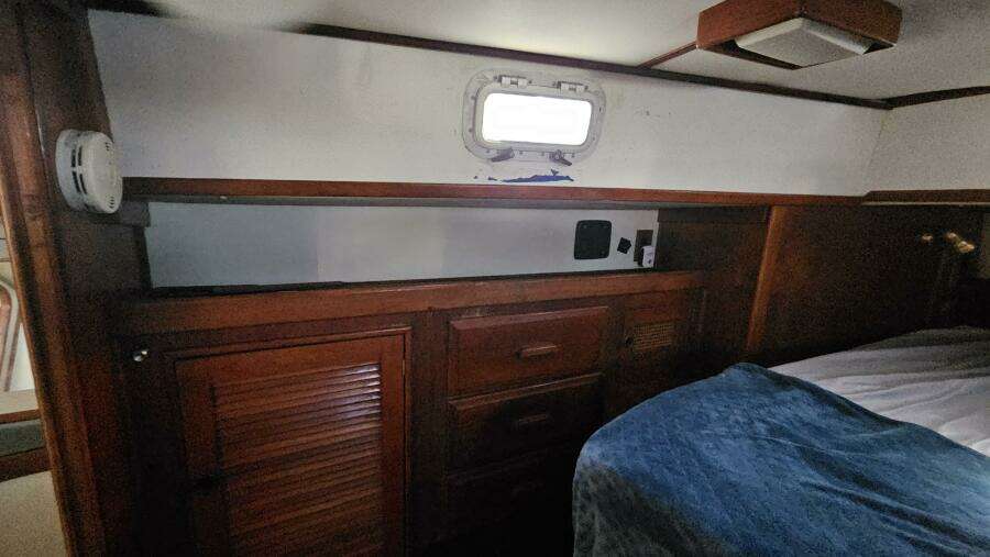 42ft Endeavour Yacht For Sale