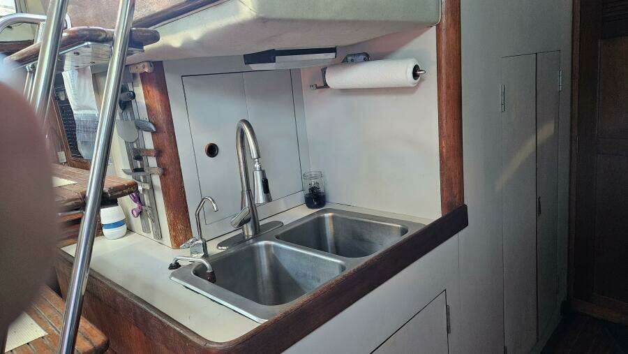 42ft Endeavour Yacht For Sale