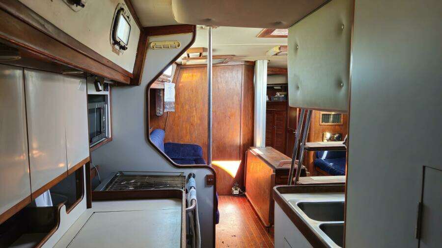 42ft Endeavour Yacht For Sale