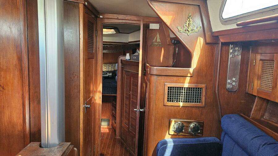 42ft Endeavour Yacht For Sale