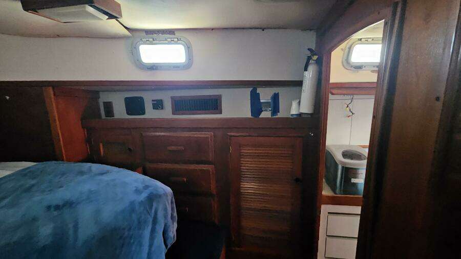 42ft Endeavour Yacht For Sale