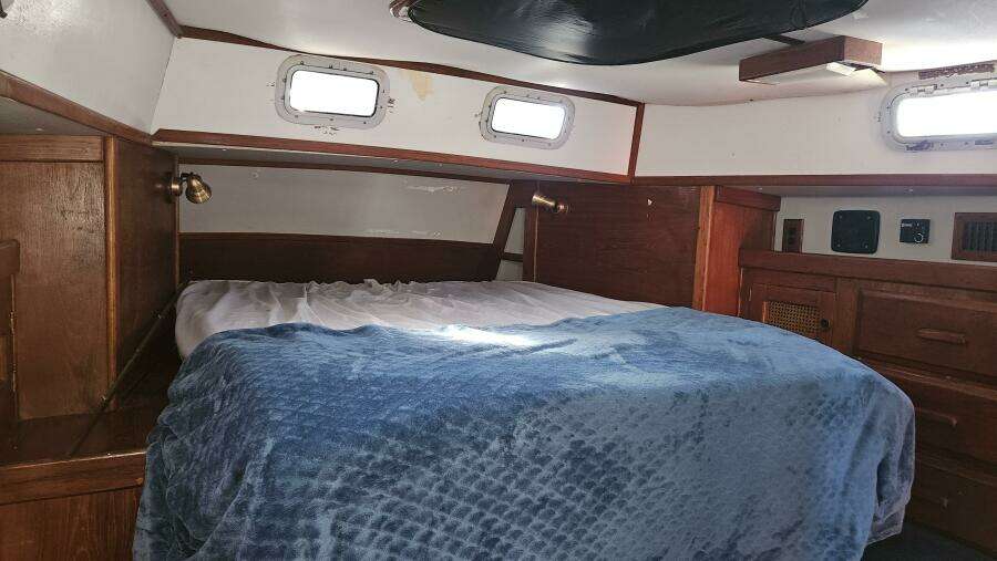42ft Endeavour Yacht For Sale