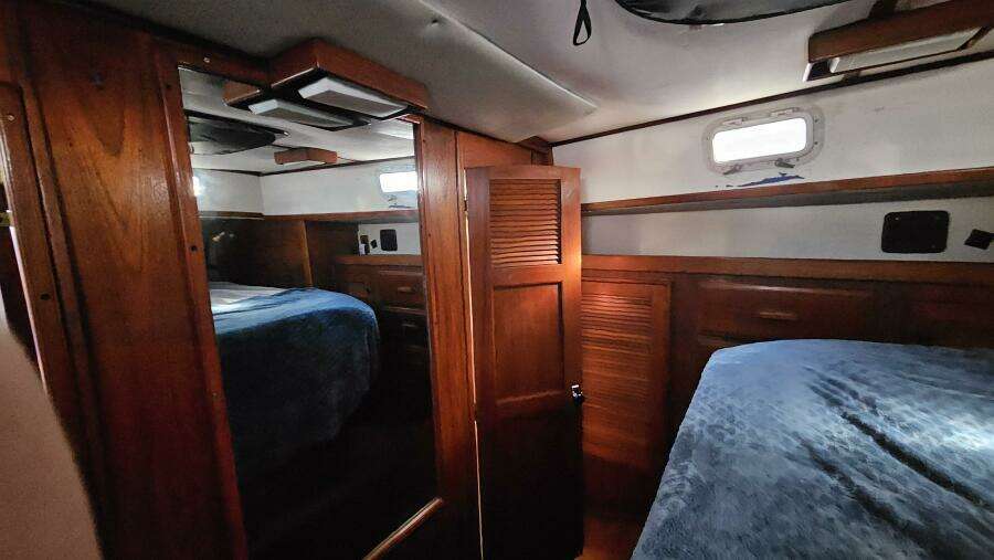 42ft Endeavour Yacht For Sale