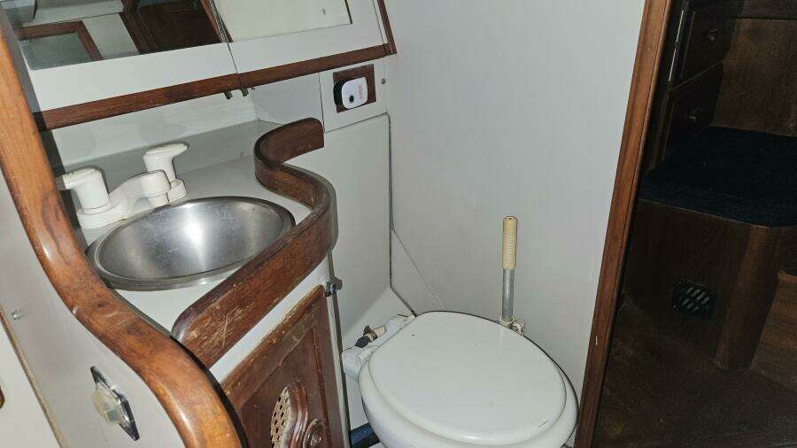 42ft Endeavour Yacht For Sale