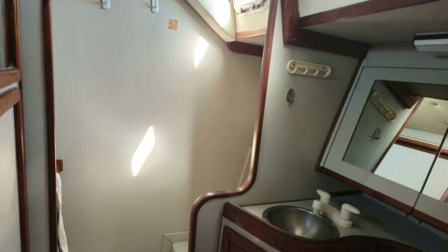 42ft Endeavour Yacht For Sale