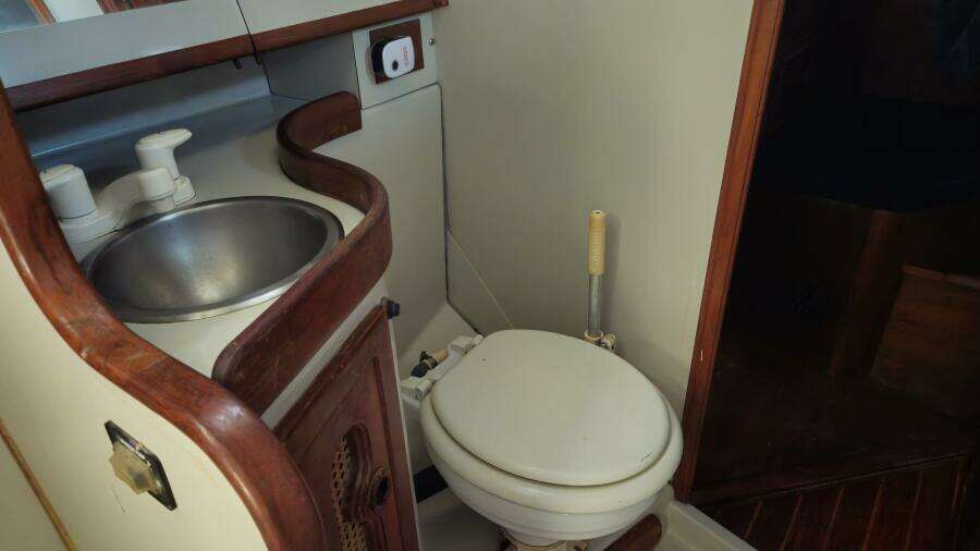 42ft Endeavour Yacht For Sale