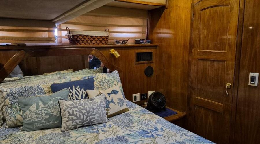 56' 2003 Navigator Californian Veneti