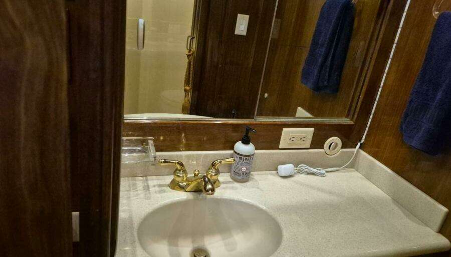 2003 Navigator Californian Veneti