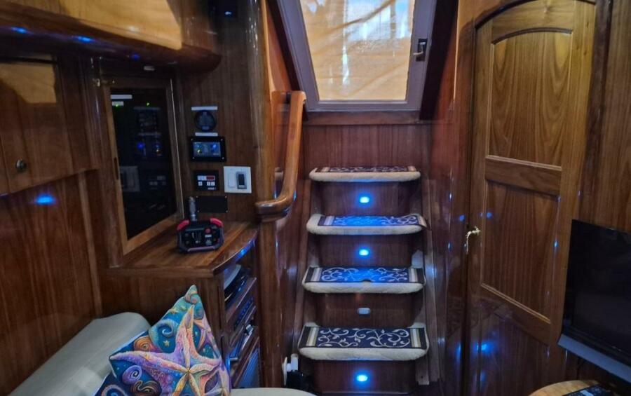 56' 2003 Navigator Californian Veneti