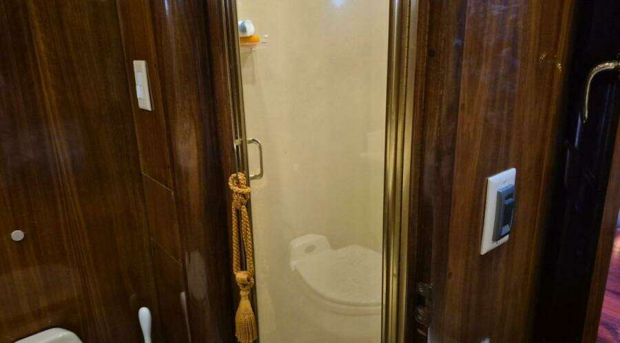 2003 Navigator Californian Veneti