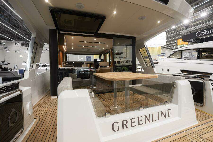 42ft Greenline Yacht For Sale