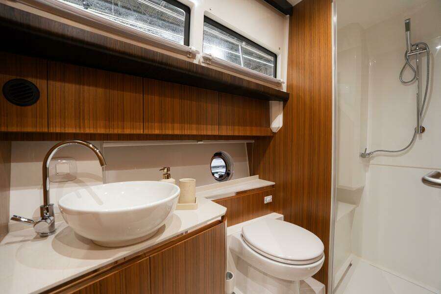 42ft Greenline Yacht For Sale