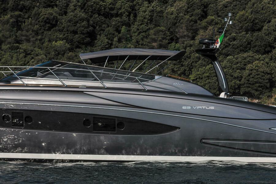 63' 2015 Riva 63 Virtus