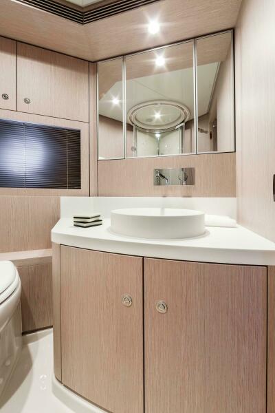 63' 2015 Riva 63 Virtus