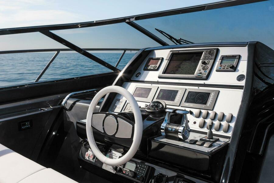 63' 2015 Riva 63 Virtus