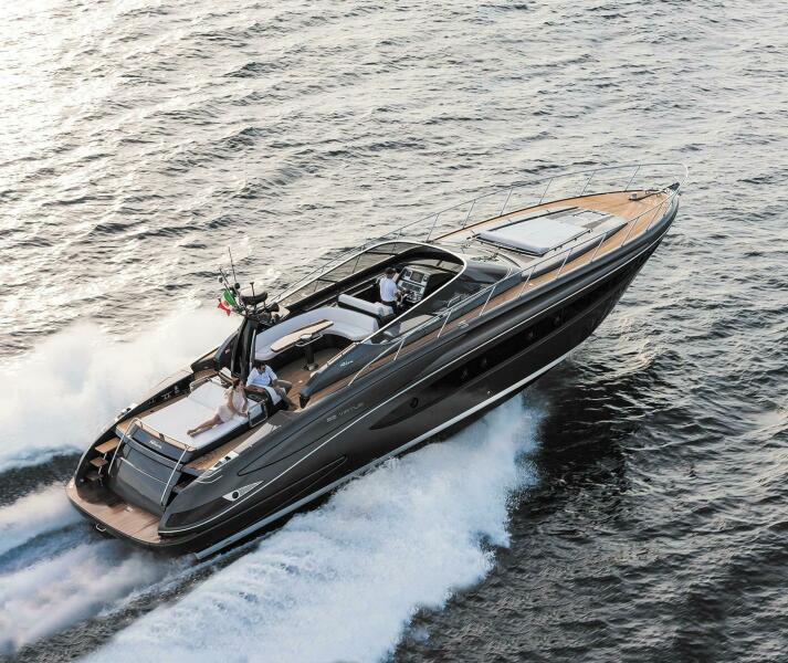 63' 2015 Riva 63 Virtus