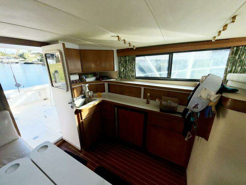 33ft Bertram Yacht For Sale