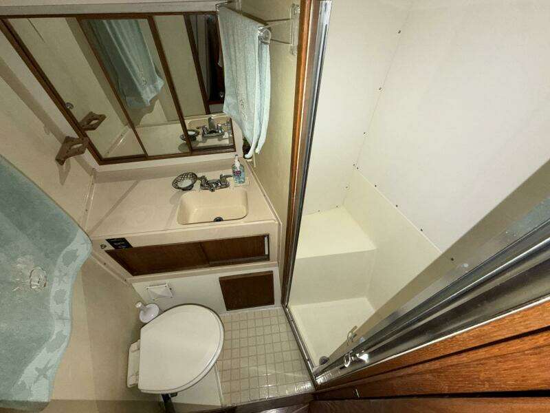 33ft Bertram Yacht For Sale