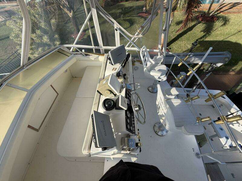 33ft Bertram Yacht For Sale