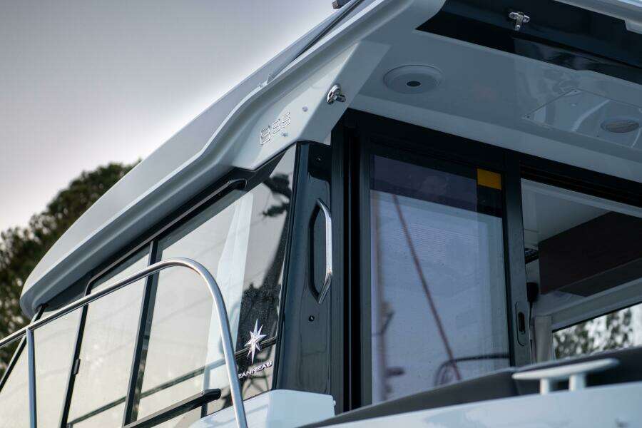 30ft Jeanneau Yacht For Sale