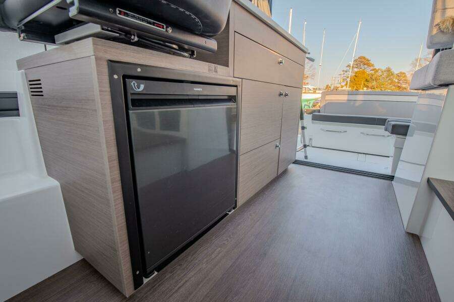 30ft Jeanneau Yacht For Sale