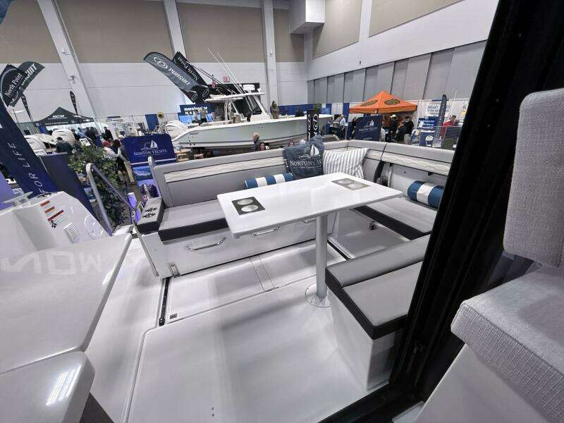 30ft Jeanneau Yacht For Sale